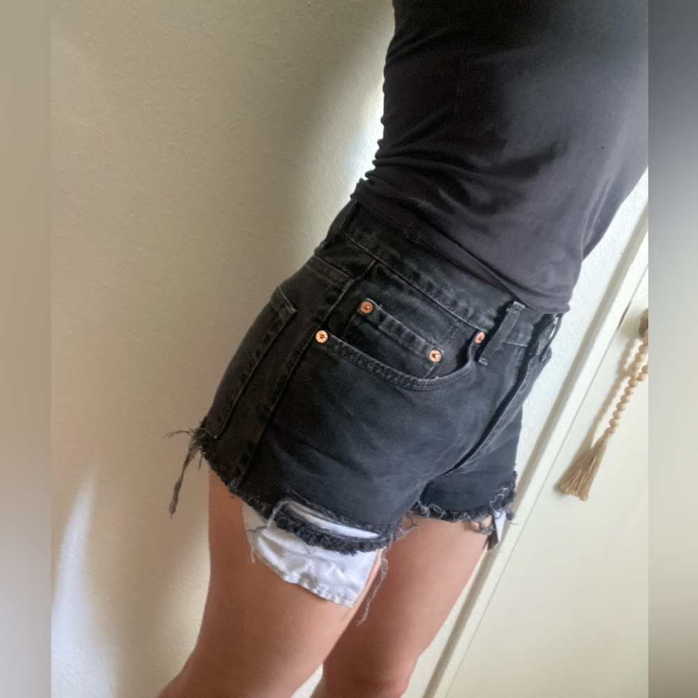 Levi’s Shorts - Picture 5 of 8